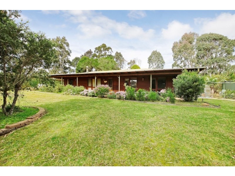 180 Donalds Range Road, Razorback NSW 2571