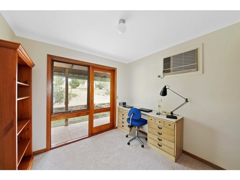 180 Donalds Range Road, Razorback NSW 2571