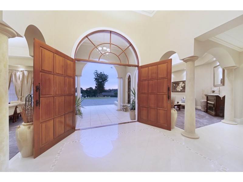 15 Pepperfields Place, Grasmere NSW 2570