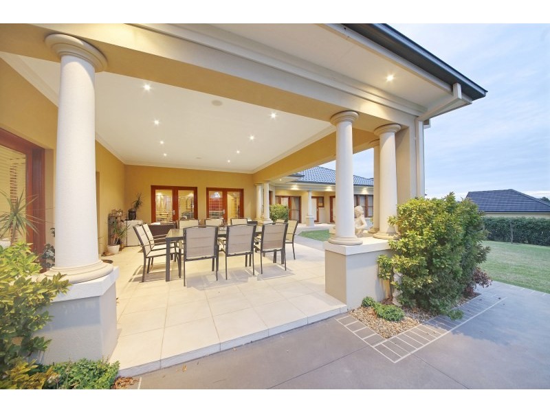 15 Pepperfields Place, Grasmere NSW 2570