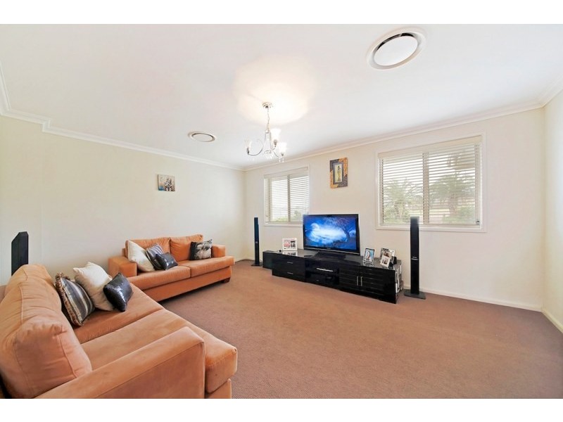 8 Jackey Drive, Camden Park NSW 2570