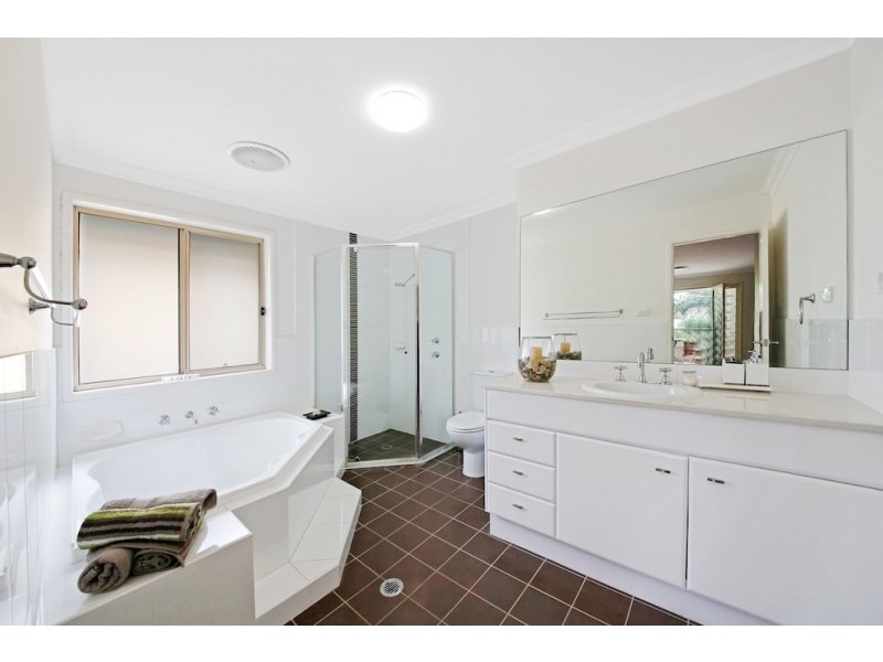 8 Jackey Drive, Camden Park NSW 2570