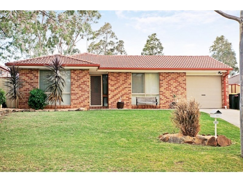 60 Downes Crescent, Currans Hill NSW 2567