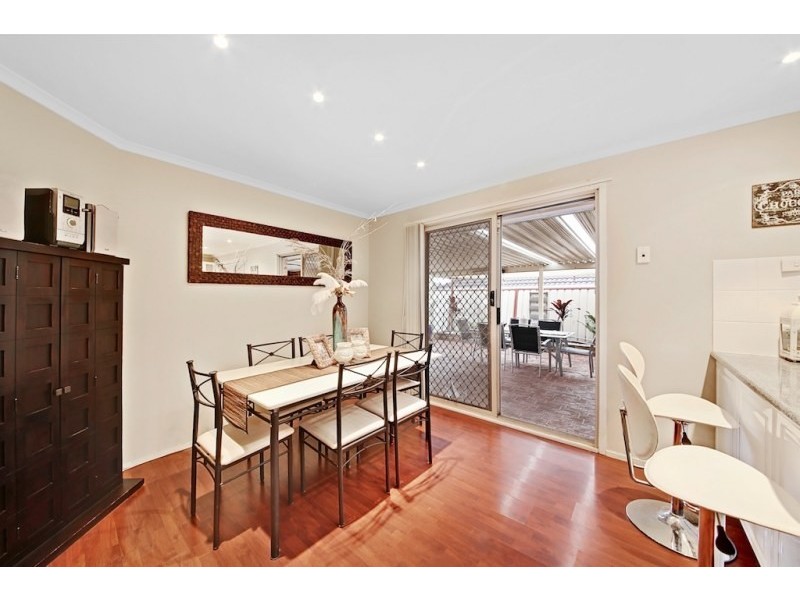 60 Downes Crescent, Currans Hill NSW 2567