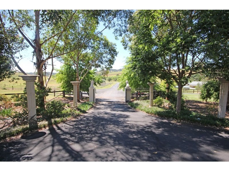 2 Lakeside Drive, Mount Hunter NSW 2570