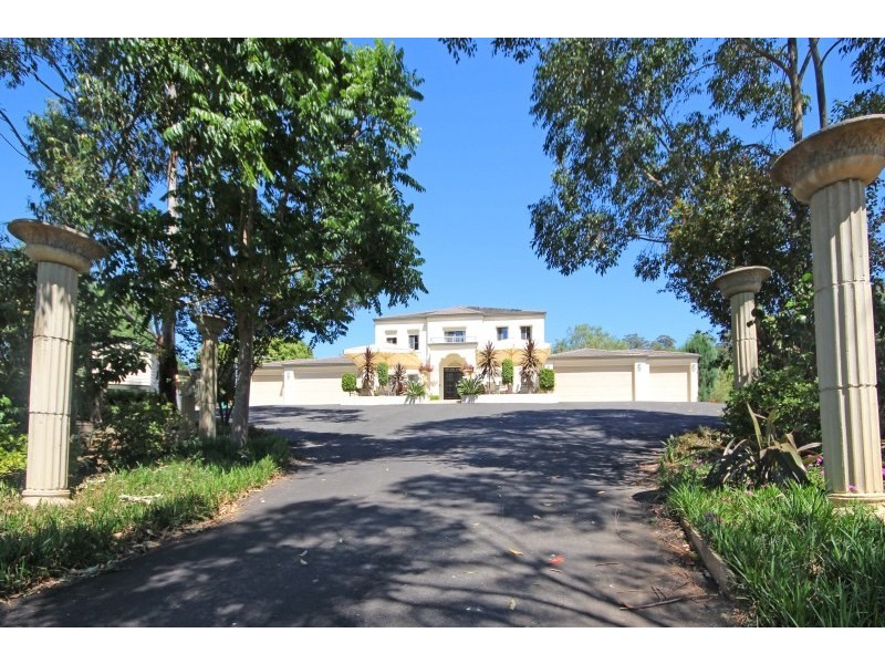 2 Lakeside Drive, Mount Hunter NSW 2570