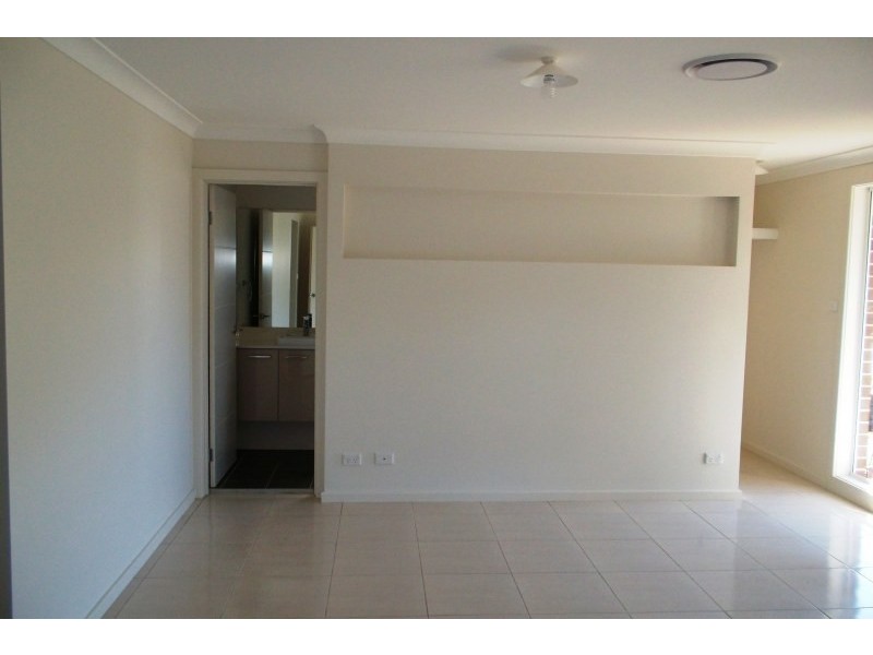 10 Horsley Circuit, Oran Park NSW 2570