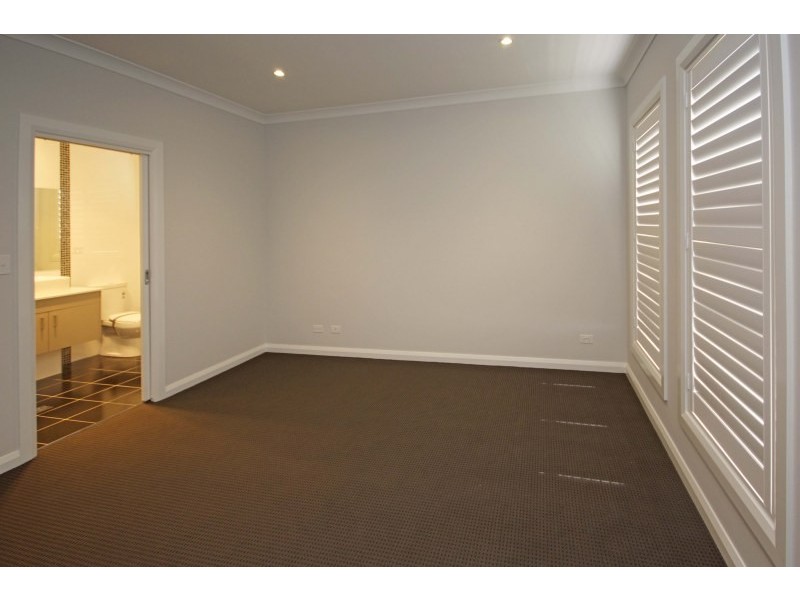 5 Explorer Street, Gregory Hills NSW 2557