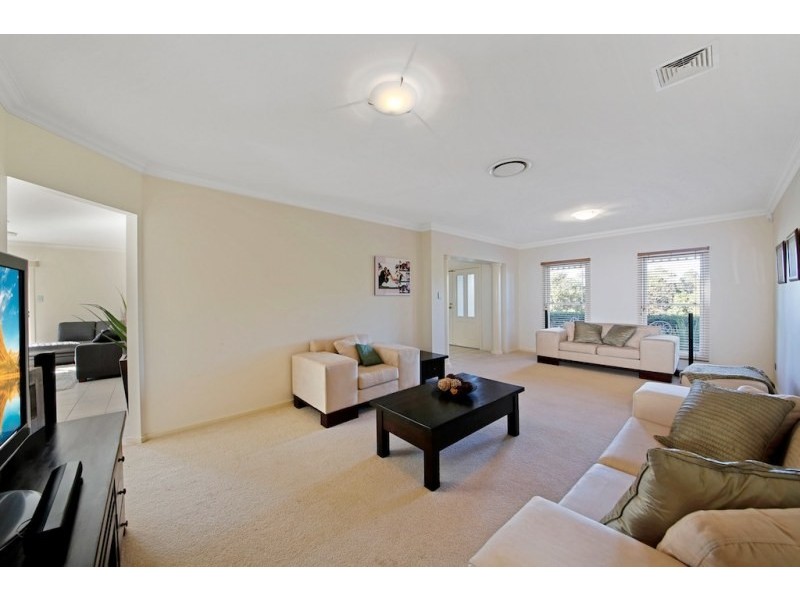 1 MacArthur Circuit, Camden Park NSW 2570
