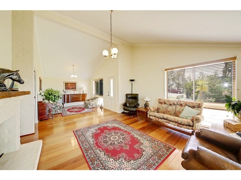 15 Hardwicke Street, The Oaks NSW 2570