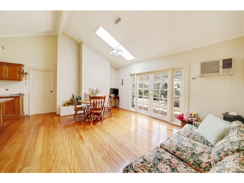 15 Hardwicke Street, The Oaks NSW 2570