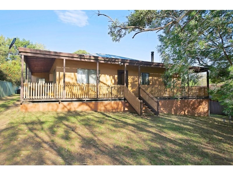 12 John Street, The Oaks NSW 2570