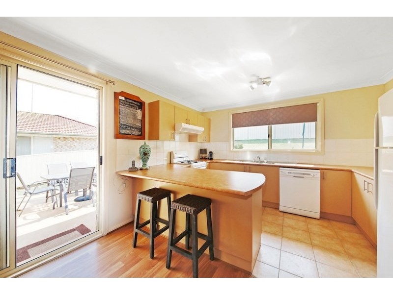 38 Downes Crescent, Currans Hill NSW 2567