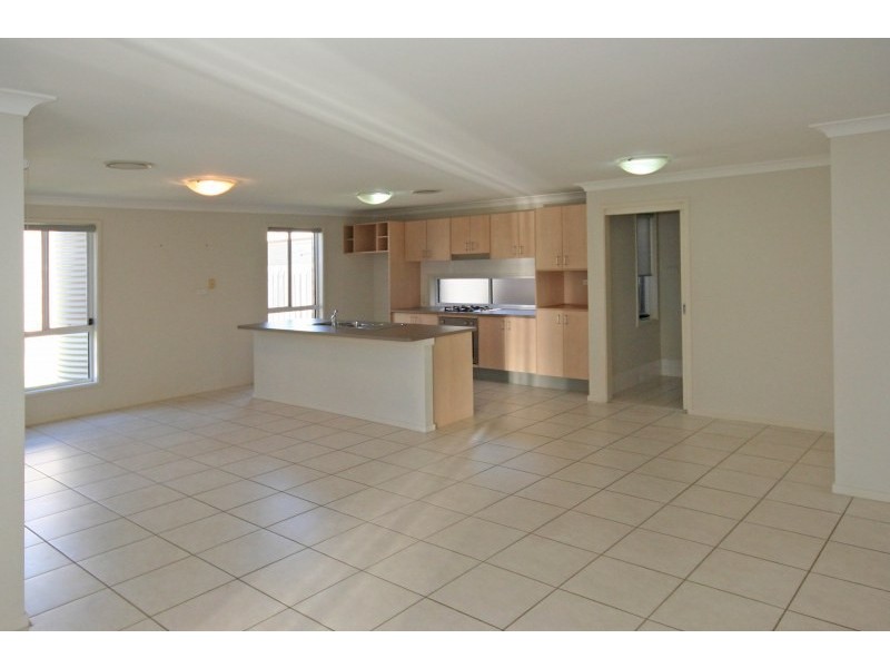 10 Thornton Avenue, Elderslie NSW 2570
