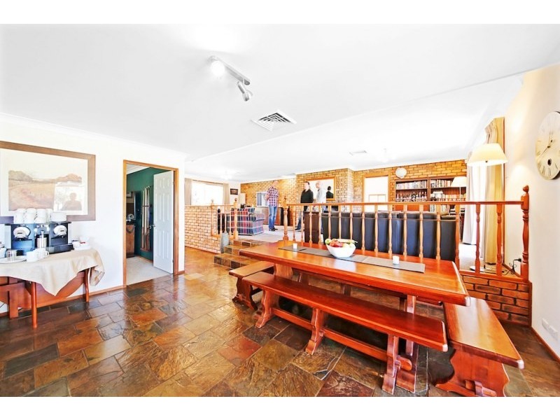 210 Donalds Range Road, Razorback NSW 2571