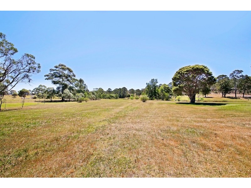 210 Donalds Range Road, Razorback NSW 2571