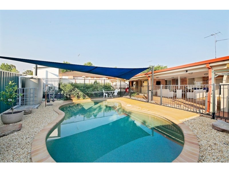 4 Moore Place, Currans Hill NSW 2567