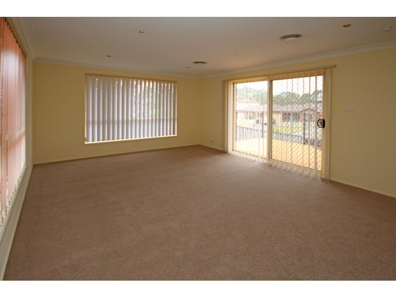 54 Glenfield Drive, Currans Hill NSW 2567