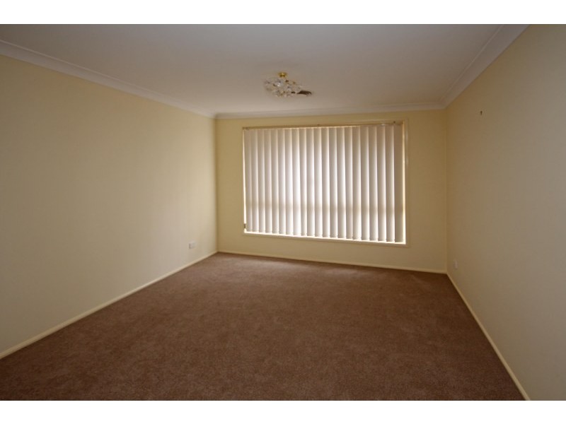 54 Glenfield Drive, Currans Hill NSW 2567