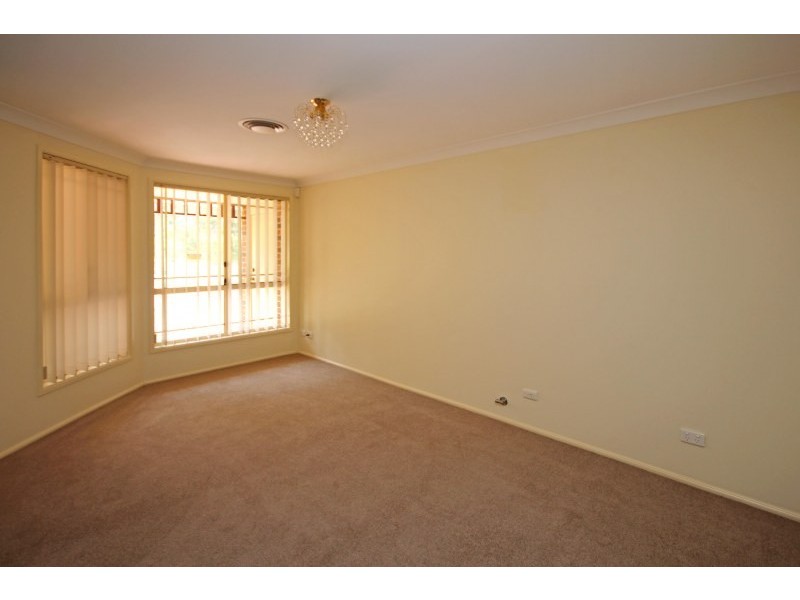 54 Glenfield Drive, Currans Hill NSW 2567