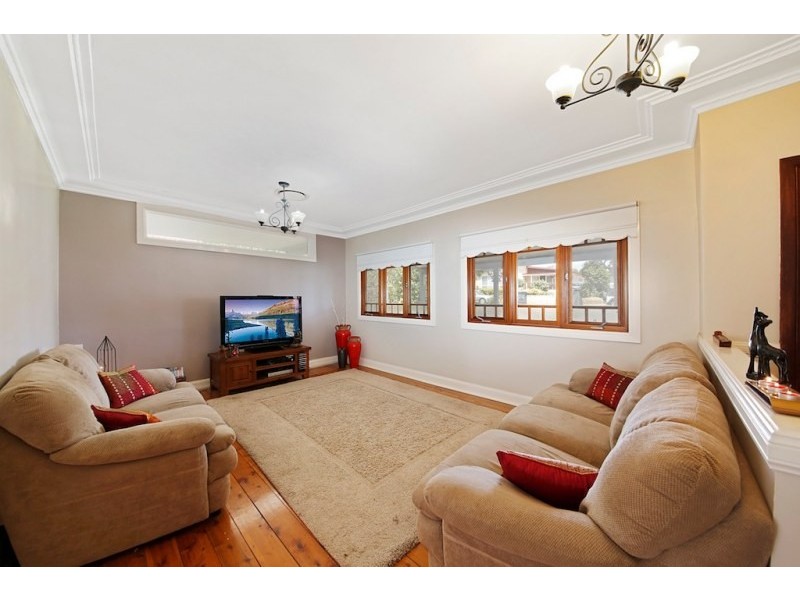 6 Macquarie Avenue, Camden NSW 2570