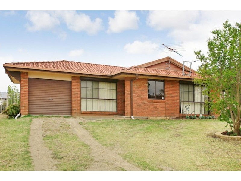 3 Danella Street, The Oaks NSW 2570