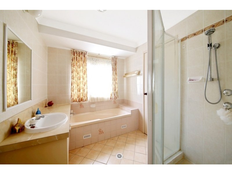 3 Danella Street, The Oaks NSW 2570