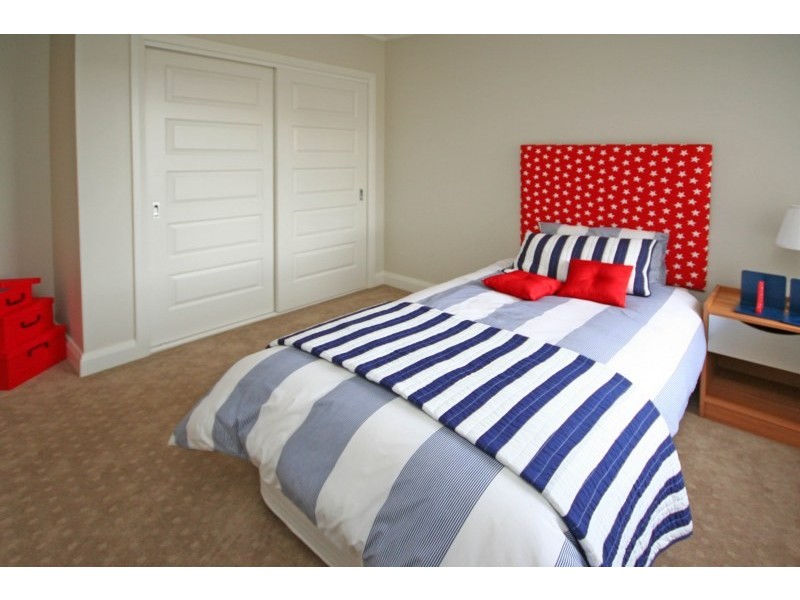 6 MacKenzie Boulevard, Gregory Hills NSW 2557