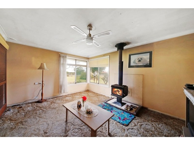 68 Binalong Road, Belimbla Park NSW 2570