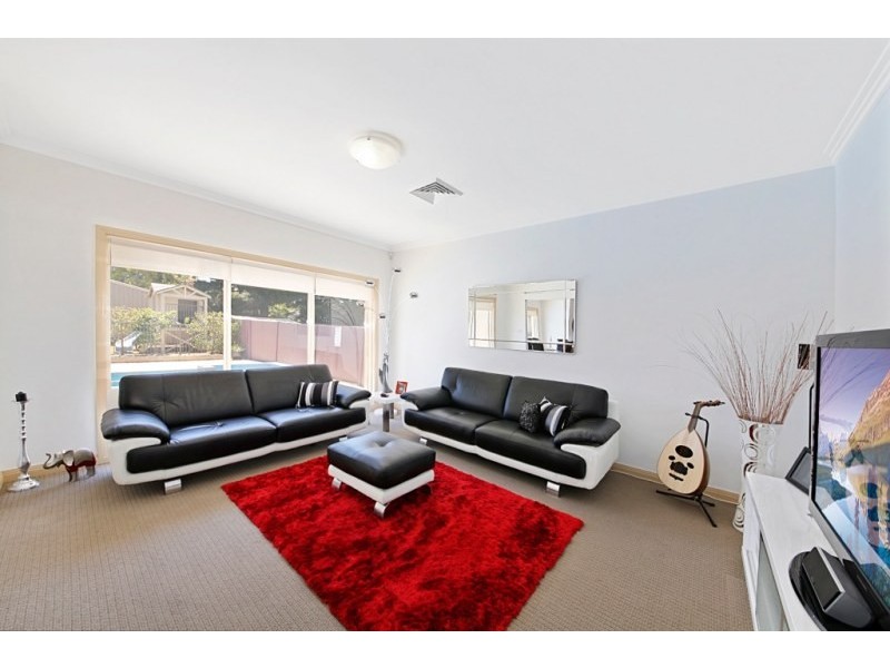 43 MacArthur Circuit, Camden Park NSW 2570