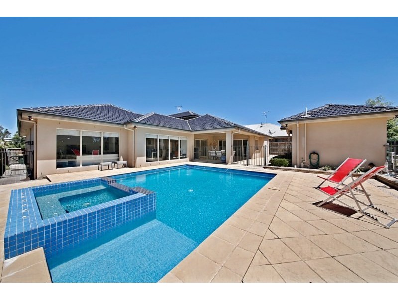 43 MacArthur Circuit, Camden Park NSW 2570