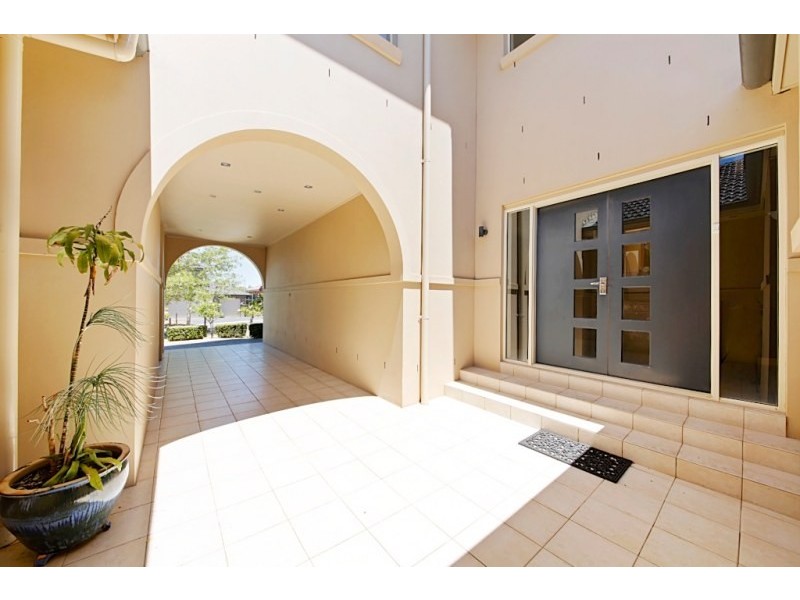 43 MacArthur Circuit, Camden Park NSW 2570