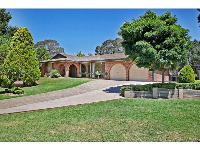 8  Faithful Street, Elderslie NSW 2570