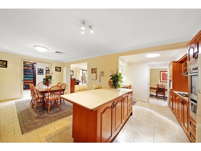 8  Faithful Street, Elderslie NSW 2570