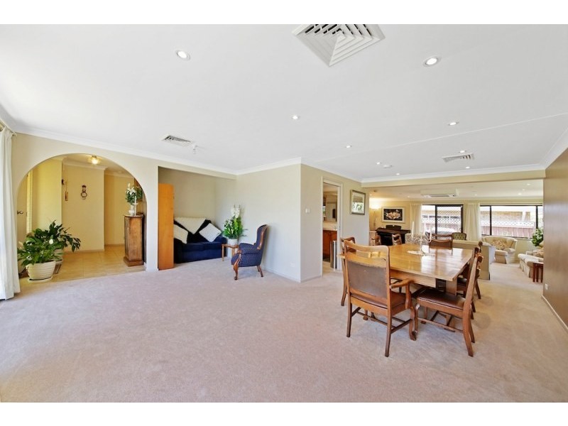 8  Faithful Street, Elderslie NSW 2570