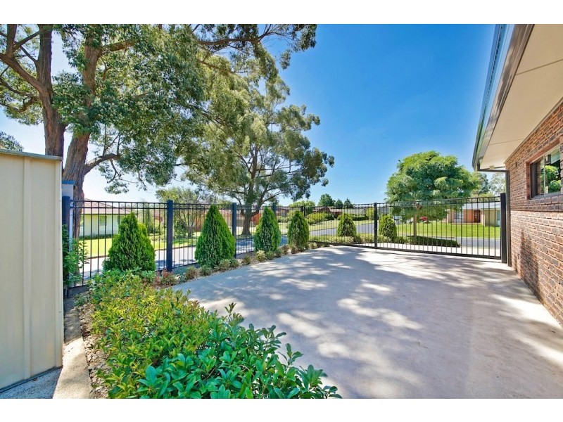 8  Faithful Street, Elderslie NSW 2570