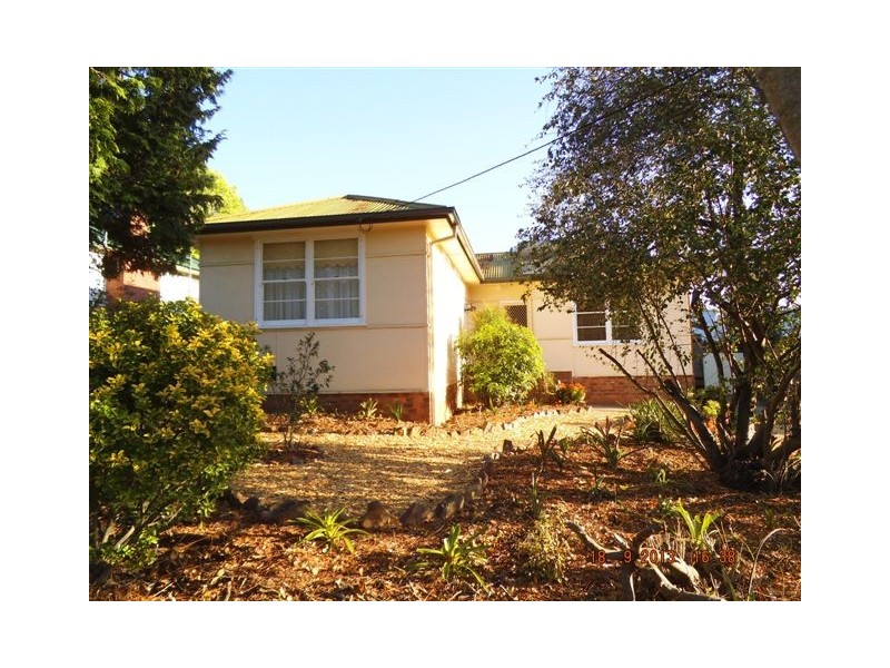 8 Burrawong Crescent, Elderslie NSW 2570
