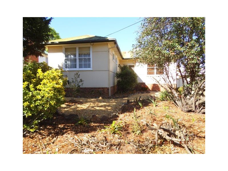 8 Burrawong Crescent, Elderslie NSW 2570