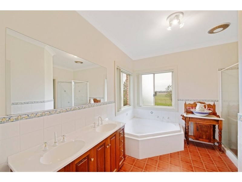 2 Sunnyside Drive, Ellis Lane NSW 2570