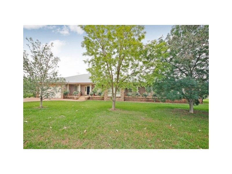 2 Sunnyside Drive, Ellis Lane NSW 2570