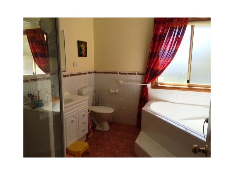 1 Ross Street, Currans Hill NSW 2567