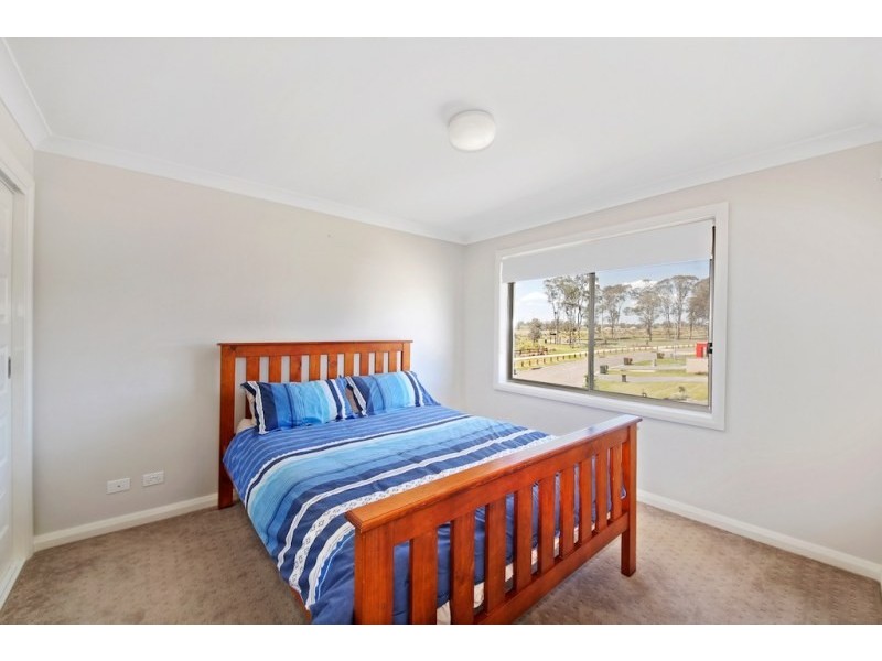 4 Sylvester Lane, Gregory Hills NSW 2557