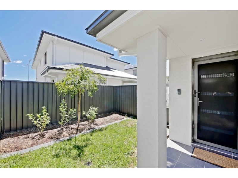 4 Sylvester Lane, Gregory Hills NSW 2557