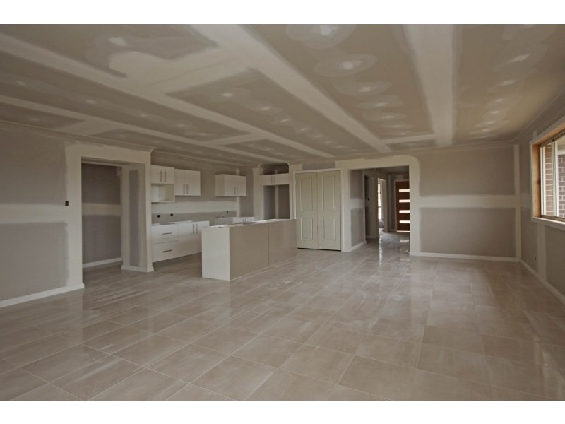 4 Saunders Street, Camden South NSW 2570