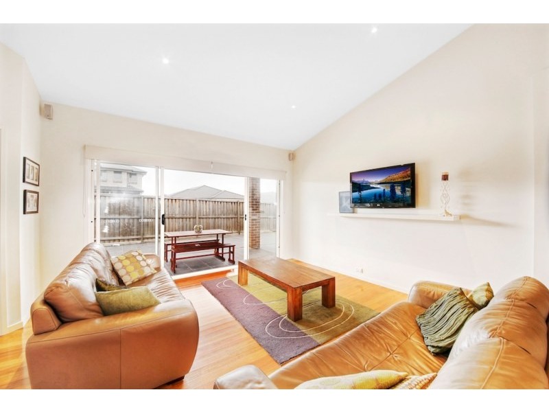 1 Osbourne Street, Elderslie NSW 2570