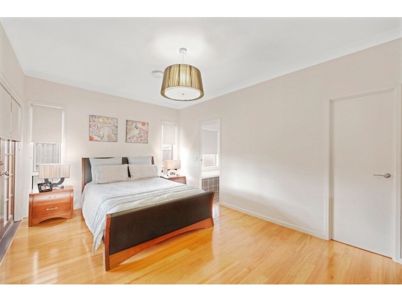 1 Osbourne Street, Elderslie NSW 2570