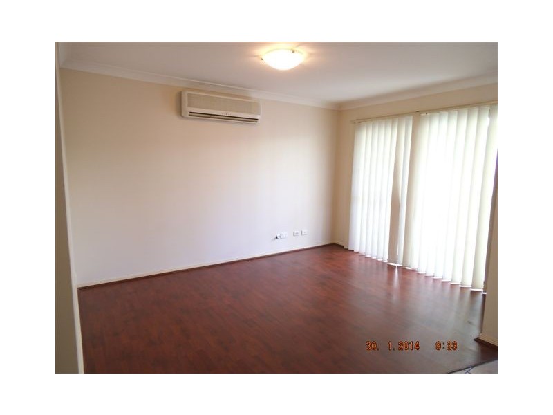 8/92-98 Glenfield Drive, Currans Hill NSW 2567