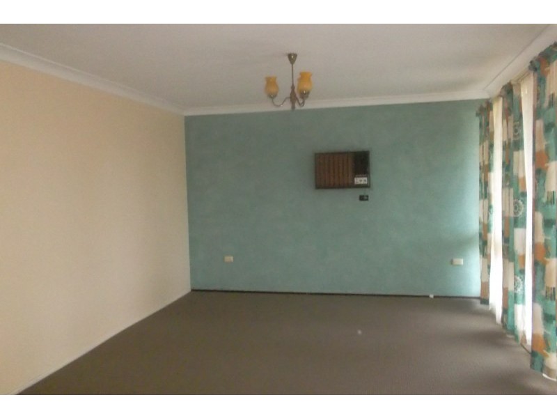 100 Berallier Drive, Camden South NSW 2570