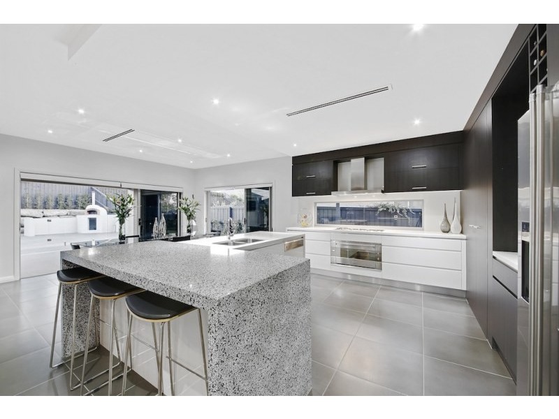 18 Maclean Lane, Camden Park NSW 2570