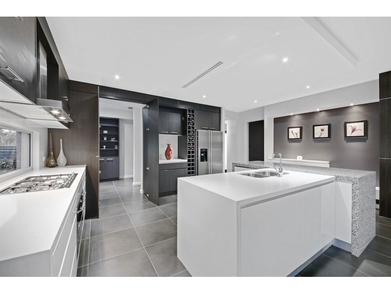 18 Maclean Lane, Camden Park NSW 2570